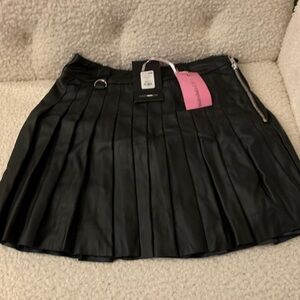 Fashion Nova Black Mini Skirt with Pleats